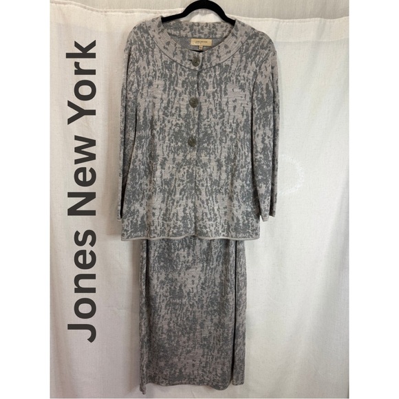 Jones New York Dresses & Skirts - Jones New York Collection Gray Knit Two Piece Skirt Set Size Top L and Bottom M